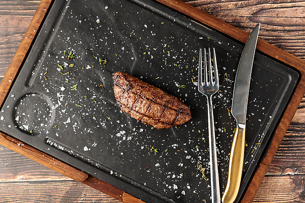 포토 JPG 해외이미지 음식 백그라운드 채소 밥 검은배경 치즈 건강 육류 사람없음 목재 식사 샐러드 신선 닫기 그릴 미트볼 굽기 고정 양고기 점심식사 절임 카피스페이스 해외202310 해외포토 나무 식재료 재료 모션 주방용품 유제품 검은색 공백 구이 파일형식