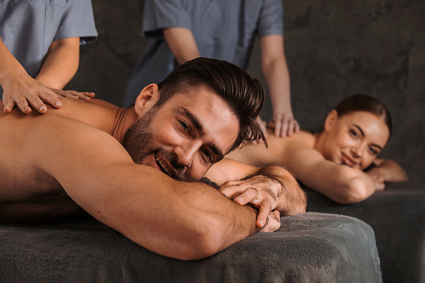 포토 JPG 해외이미지 백인 라이프스타일 웰빙 커플 여자 남자 행복 백그라운드 신체 관계 호텔 휴가 휴식 함께함 실내 건강 사랑 미소 성인 치료 세명 수건 뷰티 상점 스파 낭만 신혼여행 흰색 마사지 고급 소중 피부관리 휴양지 테라피 순서 거짓말 돌봄 안마사 해외202310 해외포토 서양인 감정 컬러 결혼 컨셉 의학 모션 숙소 표정 사람 내부 생활 위생용품 장소 파일형식