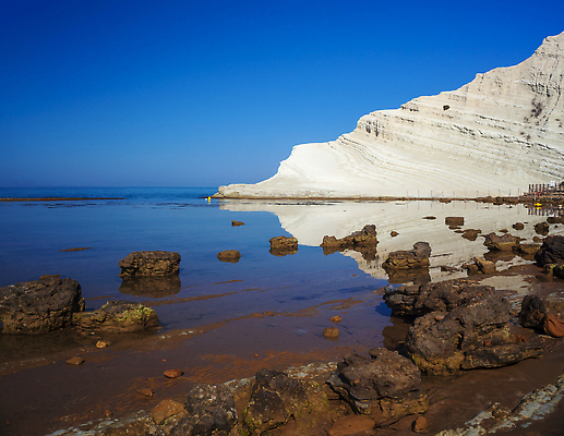 포토 JPG 해외이미지 유럽 바다 여행 자연 하늘 휴가 파노라마 풍경 해변 사람없음 물 여름 파란색 계단 이탈리아 낭만 바위 흰색 물가 지중해 눈금 엽서 암초 터키석 특별함 파라다이스 해외202310 해외포토 자연요소 계절 나라 컬러 컨셉 촬영기법 돌_바위 보석 편지 생태계 파일형식