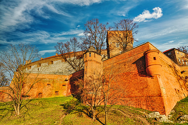 포토 JPG 해외이미지 외관 여행 건축양식 풍경 사람없음 야외 건물 여행객 도시 성 역사 장면 광택 타운 폴란드 랜드마크 옛날 크라쿠프 해외202310 해외포토 건축물 건축 유럽 사람 파일형식