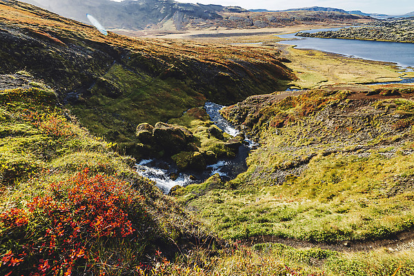포토 JPG 해외이미지 구름 유럽 도로 길 호수 여행 백그라운드 자연 하늘 산 거리 파노라마 아이슬란드 이끼 풍경 사람없음 야외 초록색 물 파란색 강 뷰티 어둠 하이킹 언덕 화산 절정 해외202310 해외포토 자연요소 나라 컬러 교통시설 레저 촬영기법 생태계 파일형식