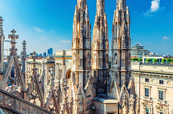 포토 JPG 해외이미지 외관 유럽 종교 조각 여행 백그라운드 건축양식 하늘 지붕 미술 사람없음 야외 건물 장식 파란색 조각상 뷰티 성당 교회 여행객 이탈리아 흰색 도시 역사 정상 옥상 묘사 대리석 대성당 첨탑 천연기념물 고딕 랜드마크 밀라노 옛날 해외202310 해외포토 건축물 건축 나라 컬러 재료 종교건축 문화예술 사람 조형물 탑 파일형식
