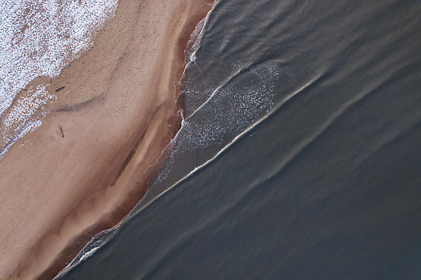 포토 JPG 해외이미지 계절 모래 파도 바다 여행 겨울 패턴 자연 벽지 추상 안테나 미술 사람없음 물 하이앵글 냉동 얼음 추위 흰색 북극 서리 머리위 폴란드 항공촬영 드론 발트해 조감도 내려보기 해외202310 해외포토 자연요소 유럽 뷰포인트 컬러 무늬 통신 모션 문화예술 북유럽 극지방 생태계 파일형식