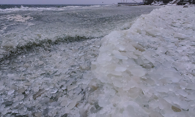 포토 JPG 해외이미지 바다 겨울 자연 날씨 항해 풍경 사람없음 물 빛 냉동 추위 흰색 투명 시원함 크리스탈 빙하 서리 날카로움 빙산 온도 고드름 기후변화 수평선 해외202310 해외포토 자연요소 계절 컬러 배_교통 얼음 변화 광석 생태계 파일형식