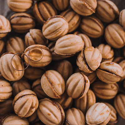 포토 JPG 해외이미지 접시 음식 빵 결혼 과일 탁자 딸기 휴가 디저트 쟁반 요리 이벤트 사람없음 장식 컬러풀 파티 세일 요식업 식당 식사 저녁식사 카페 샐러드 축하 신선 고급 선택 달콤 맛 작음 먹기 크림 서빙 블랙베리 점심식사 뷔페 줄서기 페스츄리 스타일 맛있는 해외202310 해외포토 식기 산업 컬러 가구 컨셉 모션 상점 크기 파일형식