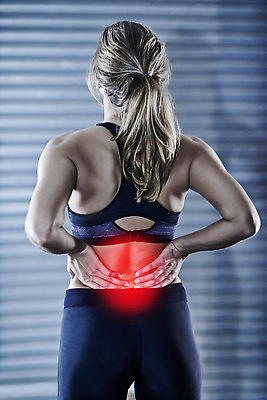 포토 JPG 해외이미지 여자 허리손 한명 상반신 성인 뒷모습 운동복 고통 상처 허리 근육통 허리통증 성인여자한명만 강조 해외202310 해외포토 1 옷 감정 뷰포인트 포즈 사람 신체부위 여자한명만 성인여자만 파일형식