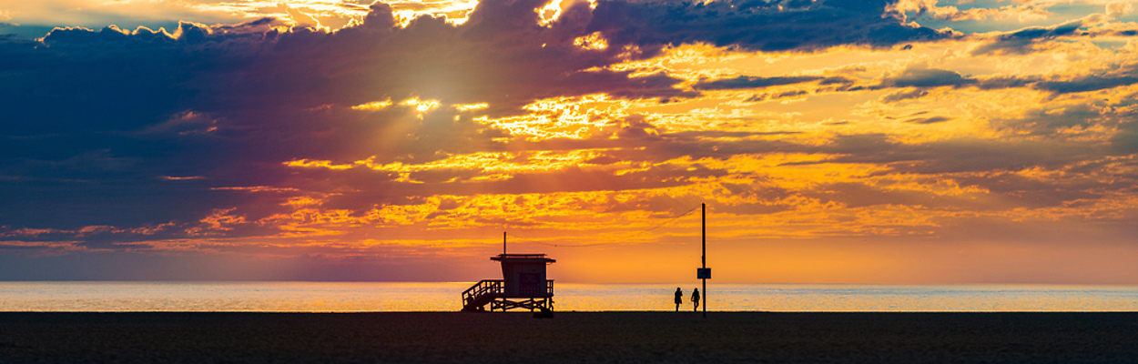 포토 JPG 해외이미지 구름 모래 바다 여행 자연 하늘 휴가 파노라마 경비 풍경 사람없음 야외 물 여름 햇빛 태양 뷰티 탑 미국 일몰 만 서핑 구출 역 보호 오두막 캘리포니아 태평양 순찰 안전요원 파라다이스 산타모니카 해외202310 해외포토 자연요소 건축물 계절 컨셉 북아메리카 교통시설 촬영기법 안전 노을 수상스포츠 도움 생태계 파일형식