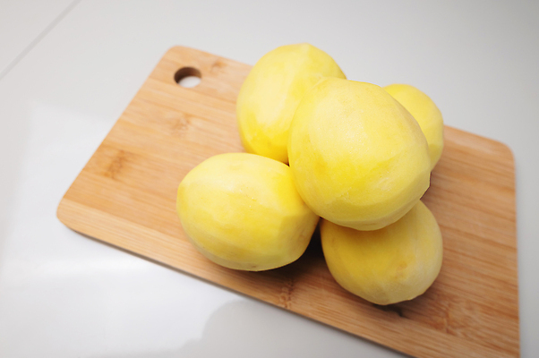 포토 JPG 해외이미지 음식 컬러 백그라운드 농업 채소 재료 탁자 감자 건강 요리 사람없음 목재 농작물 갈색 주방 수확 껍질 시골 신선 먹기 날것 뿌리 생식 숙성 채식주의자 비건 해외202310 해외포토 나무 산업 가구 모션 채식 파일형식