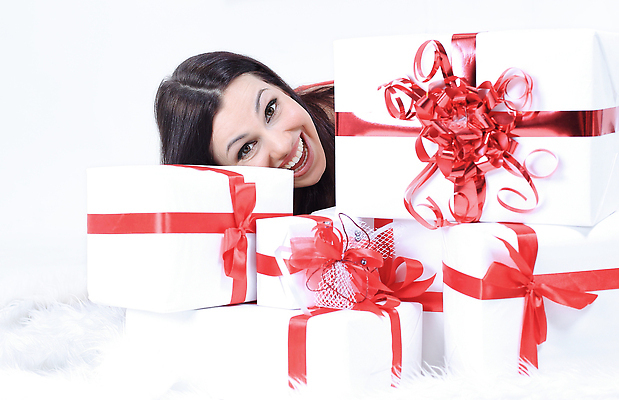 포토 JPG 해외이미지 백인 1 응시 드레스 여자 행복 리본 얼굴 백그라운드 크리스마스 휴가 새로움 갈색머리 실내 발렌타인데이 선물 한명 사람 성인 빨간색 쇼핑 상자 뷰티 귀여움 놀람 기쁨 흰색 축하 표현 잡기 생일 고립 해외202310 해외포토 서양인 헤어스타일 시선 옷 기념일 감정 컬러 컨셉 모션 데이이벤트 표정 내부 신체부위 파일형식