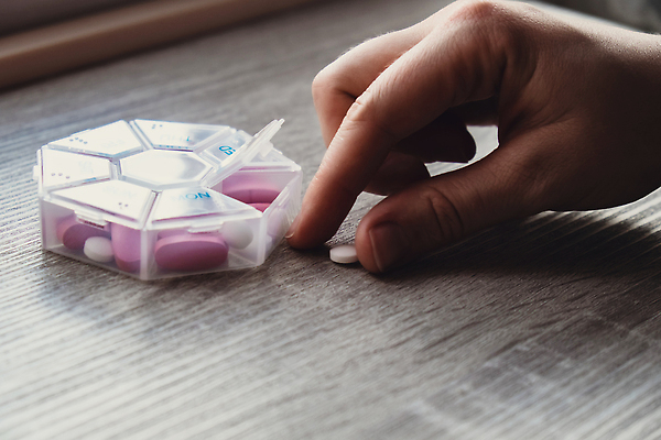 포토 JPG 해외이미지 웰빙 다이어트 건강 식이요법 사람없음 치료 물 알약 약 일주일 컨테이너 약국 성분 비타민 보충 혁명 단백질 복용 조언 획기적 해외202310 해외포토 자연요소 산업 컨셉 의학 영양소 파일형식