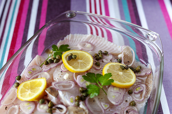 포토 JPG 해외이미지 음식 바다 컬러 조각 다이어트 재료 부분 가족 탁자 어류 요리 사람없음 장식 컬러풀 노란색 식당 요리사 식사 저녁식사 줄무늬 광선 흰색 직물 면 고명 오븐 굽기 지중해 레몬 메뉴 준비 냅킨 레시피 점심식사 곰팡이 핸드메이드 플랫레이 샬롯 해외202310 해외포토 직업 가구 무늬 과일 관계 양파 건강 상점 수중동물 가전제품 플랫 구이 파일형식