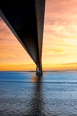 포토 JPG 해외이미지 유럽 도로 바다 섬 여행 건축양식 교통시설 하늘 덴마크 풍경 사람없음 야외 물 파란색 일몰 벨트 고속도로 접속 큼 랜드마크 발트해 스칸디나비아 콘크리트 해외202310 해외포토 자연요소 잡화 건축 나라 길 컬러 교통 북유럽 노을 크기 시설 파일형식