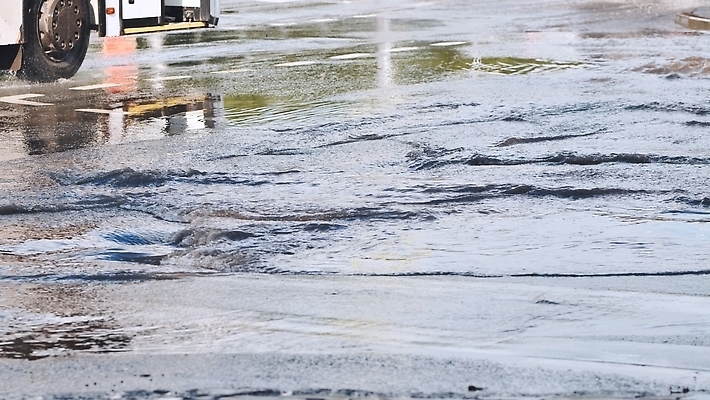 포토 JPG 해외이미지 계절 도로 백그라운드 장난 자연 놀이 표면 날씨 추상 거리 사람없음 야외 물 빛 뷰티 반사 환경 검은색 어둠 젖음 흐름 도시 보행로 떨어짐 홍수 질감 웅덩이 먼지 폭풍 땅바닥 방법 샤워실 해외202310 해외포토 자연요소 길 컬러 컨셉 무늬 교통시설 바닥 자연재해 생태계 샤워시설 파일형식