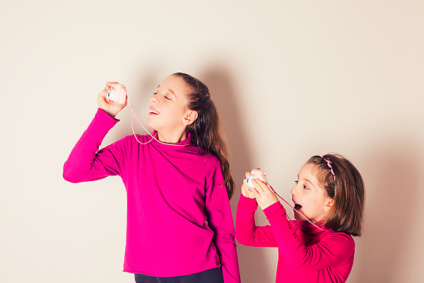 포토 JPG 해외이미지 백인 모델 라이프스타일 여자 교육 얼굴 어린이 백그라운드 휴가 기술 한명 사람 취미 두명 10대 가로 학습 장난감 여행객 카메라 디지털 사진촬영 모험가 사진사 흰배경 그림 전자 발견 고립 해외202310 해외포토 서양인 1 청소년 생활 신체부위 전자제품 촬영 흰색 작가 파일형식