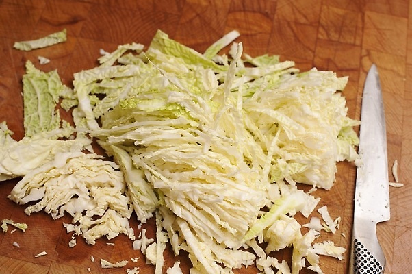 포토 JPG 해외이미지 채소 도마 요리 사람없음 목재 칼 준비 양배추 개조 해외202310 해외포토 나무 재료 주방용품 파일형식