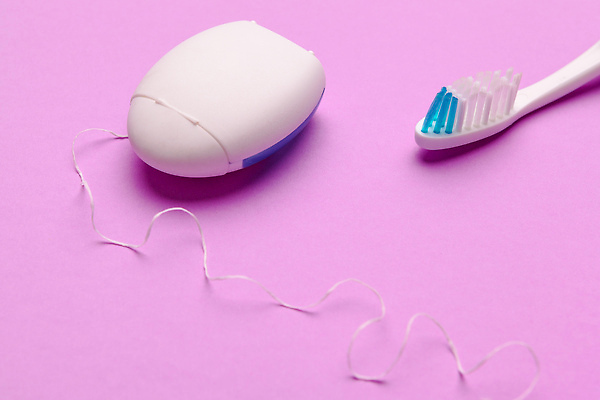 포토 JPG 해외이미지 그림자 사람없음 양치 칫솔 오브젝트 양치도구 치실 해외202310 해외포토 위생용품 청결 파일형식