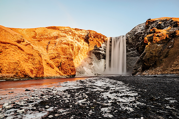 포토 JPG 해외이미지 유럽 컬러 여행 겨울 자연 하늘 산 아이슬란드 풍경 사람없음 야외 물 강 냉동 얼음 폭포 흐름 가을 개울 빙하 분무기 내추럴 랜드마크 해외202310 해외포토 자연요소 계절 나라 컨셉 생태계 파일형식