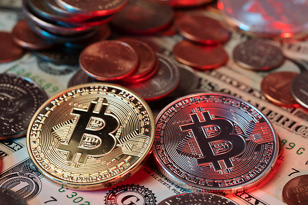 포토 JPG 해외이미지 컨셉 지폐 돈 인터넷 비즈니스 성공 사람없음 금융 경제 달러 디지털 동전 웹 유로 성장 시장 재산 황금 암호 발굴 심볼 사인 무역 투자 상업 전자 토막 계산서 구역 매각 가상 해외202310 해외포토 산업 파일형식