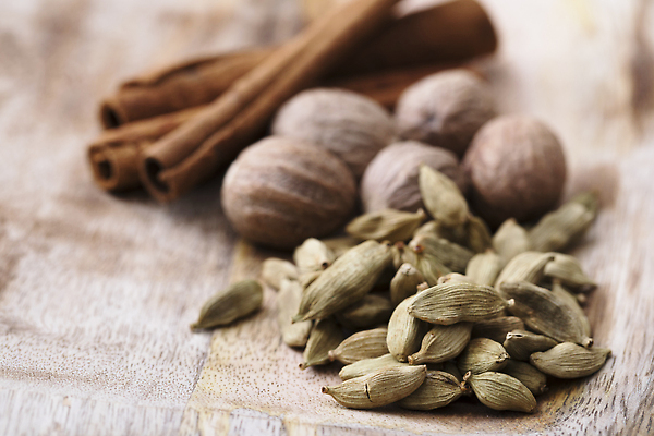 포토 JPG 해외이미지 음식 재료 건조 요리 씨앗 사람없음 목재 초록색 견과류 시골 양념 맛 허브 향신료 유기농 매움 날것 향기 향 생식 시나몬 해외202310 해외포토 나무 식물 웰빙 컬러 컨셉 냄새 향미료 파일형식