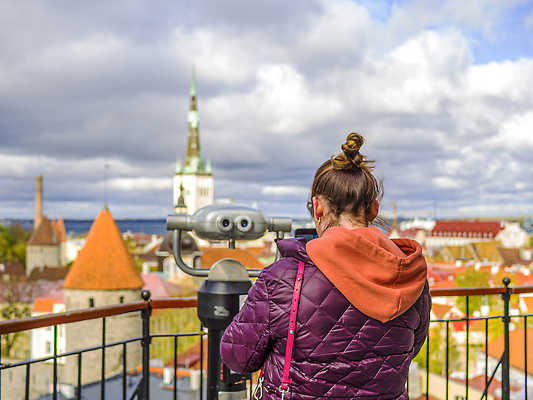 포토 JPG 해외이미지 모델 직업 여행 지도 사업가 손가락 놀이 모바일 세포 한명 사람 스마트폰 핸드폰 유행 카메라 기쁨 자유 게임 막대기 승차 지중해 스마트 검색 그림 흥분 기회 정사각형 슛 방문 온라인 일반 고용 비명 셀프 힙스터 해외202310 해외포토 도형 1 손 패션 감정 바다 컨셉 모션 전자제품 스마트기기 구직 채용 파일형식