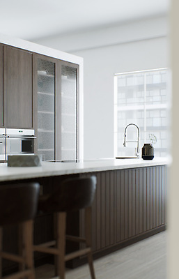 포토 JPG 해외이미지 라이프스타일 디자인 벽 섬 가구 백그라운드 거실 창문 탁자 주방용품 아파트 주택 실내 사람없음 내부 목재 장식 빛 유행 3D 우주 주방 식사 방 흰색 도시 오픈 휴게실 플랫 고급 빌라 맨션 싱크대 시골집 질감 대리석 리빙 스칸디나비아 스타일 미니멀 해외202310 해외포토 나무 컬러 생활용품 컨셉 재료 건물 생활 디지털합성 개수대 파일형식