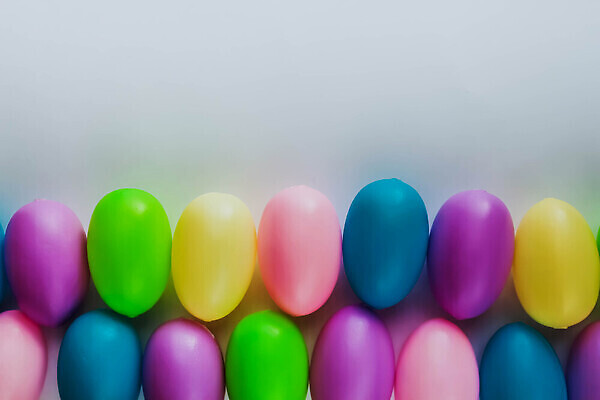 포토 JPG 해외이미지 전통 디자인 계절 행복 음식 분홍색 컬러 백그라운드 오렌지 휴가 기념 사람없음 장식 초록색 파란색 빛 컬러풀 노란색 우주 보라색 축제 봄 기쁨 흰색 축하 그룹 닫기 플라스틱 흰배경 질감 부활절계란 사냥 일요일 고립 해외202310 해외포토 감정 컨셉 과일 모션 재질 부활절 계란 요일 파일형식