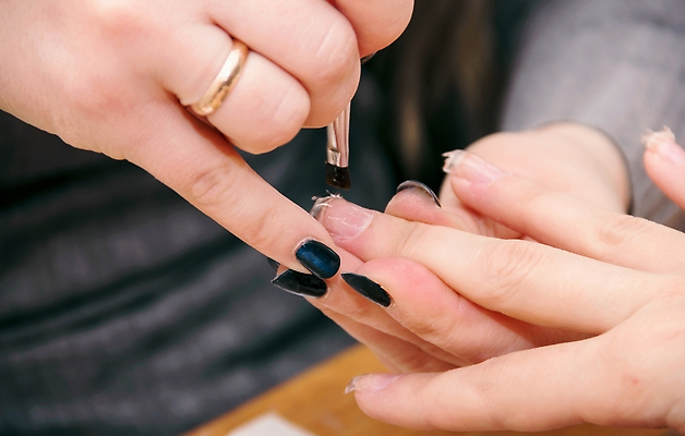 포토 JPG 해외이미지 직업 라이프스타일 손 여자 꽃 컬러 백그라운드 2 신체 휴식 주택 실내 건강 미술 사람 사람없음 건물 치료 수건 뷰티 약 유행 스파 침묵 엄지손가락 잡기 못 고급 우아함 상품 손톱관리 손톱 서비스 장면 광택 프랑스어 돌봄 바디케어 위생관리 아크릴 신청 해외202310 해외포토 식물 문자 건축물 컨셉 손가락 의학 모션 재질 문화예술 관리 내부 생활 신체부위 위생용품 소리 공구 네일아트 파일형식