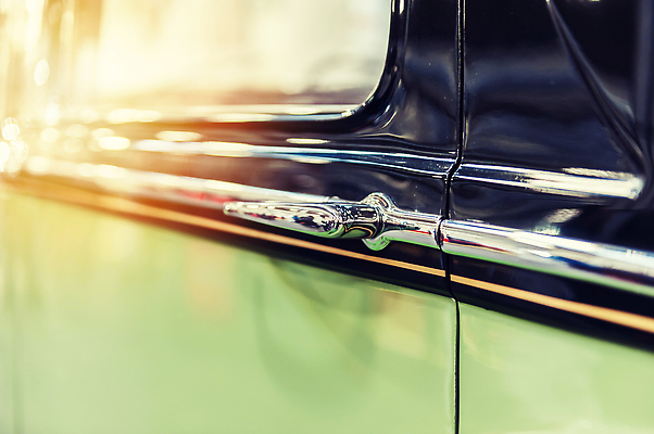 포토 JPG 해외이미지 부분 교통시설 자동차 날씨 손잡이 사람없음 초록색 햇빛 태양 반사 문 금속 페인트 수확 골동품 클래식 묘사 복고 잠금 옛날 자동 철강 해외202310 해외포토 자연요소 육상교통 컬러 교통 컨셉 농업 재질 시설 보안 파일형식