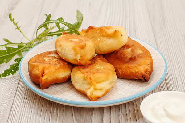 포토 JPG 해외이미지 전통 접시 백그라운드 탁자 건강 육류 요리 사람없음 목재 검은색 식사 저녁식사 빵집 튀김 시골 사발 황금 맛 아침식사 굽기 밀가루 번 우크라이나 페스츄리 핸드메이드 맛있는 해외202310 해외포토 나무 식기 유럽 음식 빵 컬러 가구 컨셉 식재료 재료 상점 사기그릇 가루 구이 파일형식