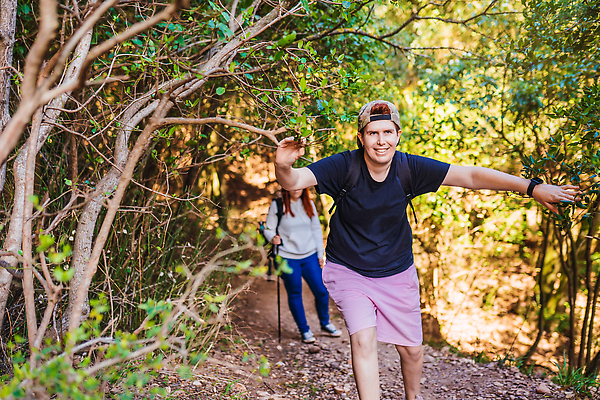 포토 JPG 해외이미지 여자 길 스포츠 여행 2 자국 휴가 휴식 함께함 건강 대화 취미 야외 두명 친구 햇빛 평화 걷기 침묵 고요 봄 우정 하이킹 자유 부채 숲 편안함 오르기 만들기 비전 주말 방문 빨간머리 단절 루트 아마추어 해외202310 해외포토 헤어스타일 계절 컨셉 관계 모션 레저 말하기 사람 태양 소리 감각 파일형식