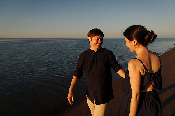 포토 JPG 해외이미지 라이프스타일 커플 행복 바다 여행 가족 자연 놀이 하늘 휴가 사랑 사람 야외 두명 물 파란색 친구 태양 일몰 공백 기쁨 저녁 카피스페이스 해외202310 해외포토 자연요소 감정 컬러 관계 생활 노을 야간 생태계 파일형식