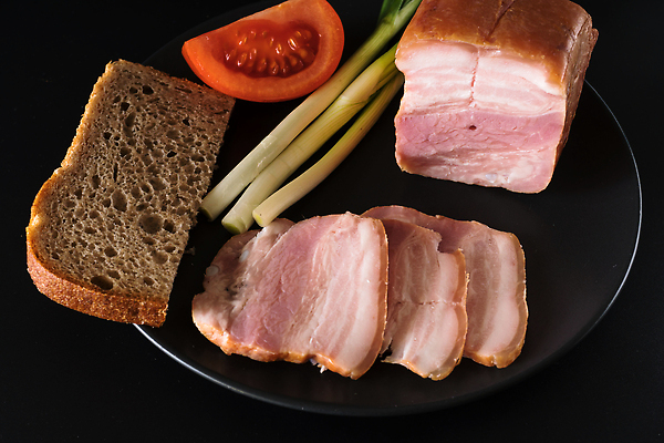 포토 JPG 해외이미지 모양 전통 음식 빵 백그라운드 토마토 채소 재료 탁자 양파 주택 샌드위치 건강 마늘 돼지고기 요리 사람없음 목재 빨간색 초록색 우주 검은색 식사 저녁식사 어둠 튀김 신선 유기농 날것 위치 베이컨 내추럴 점심식사 딜 러시아인 절임 핸드메이드 호밀 맛있는 해외202310 해외포토 서양인 나무 웰빙 컬러 가구 곡류 육류 건물 파일형식