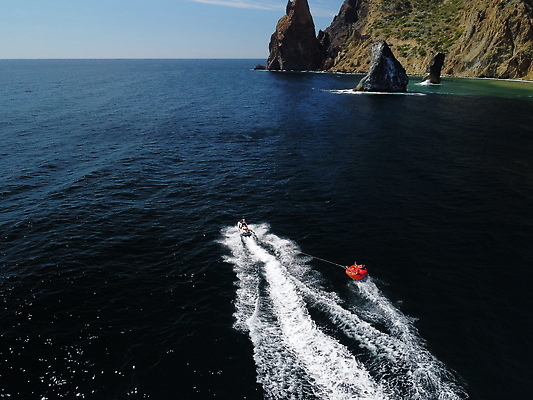 포토 JPG 해외이미지 라이프스타일 행복 스포츠 파도 바다 여행 자연 놀이 하늘 휴가 휴식 바나나 한명 사람 야외 물 파란색 친구 뷰티 맑음 자전거 기쁨 낭만 게임 보트 승차 속도 휴양지 모터 해외202310 해외포토 자연요소 1 감정 컬러 컨셉 배_교통 과일 관계 모션 날씨 생활 바이크 장소 생태계 파일형식