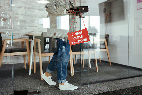 포토 JPG 해외이미지 백인 직업 라이프스타일 응시 여자 행복 인터넷 비즈니스 사업가 통신 성공 노동자 직장 한명 사람 앉기 동양인 성인 노트북 컴퓨터 사무실 뷰티 중국 흰색 업무 비즈니스우먼 자신감 종업원 책상 경영자 문서 온라인 경영 해외202310 해외포토 서양인 1 시선 감정 아시아 컬러 가구 컨셉 회사 모션 인종 생활 전자제품 작업 직장인 리더 파일형식