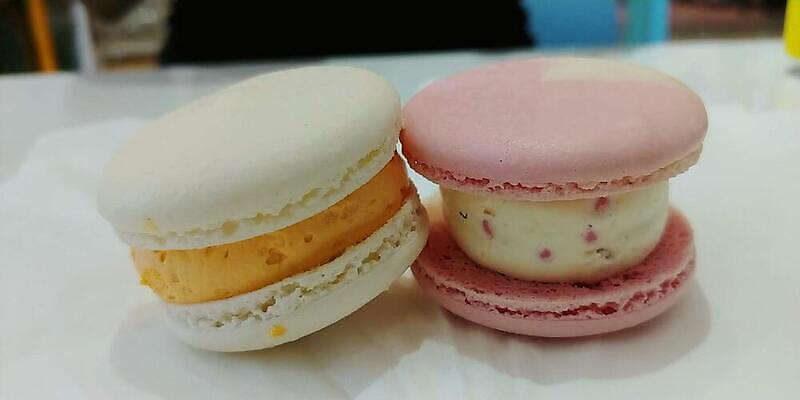 포토 JPG 해외이미지 음식 디저트 요리 사람없음 파란색 케이크 보라색 얼음 달콤 굽기 마카롱 버터크림 해외202310 해외포토 자연요소 컬러 맛 구이 크림 파일형식