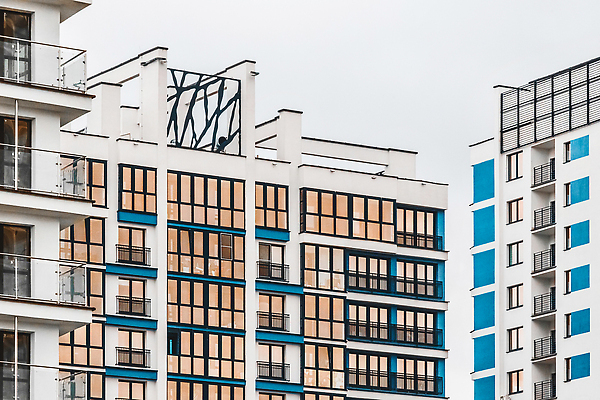 포토 JPG 해외이미지 디자인 외관 유럽 산업 백그라운드 비즈니스 건축양식 창문 가족 유리 하늘 새로움 거리 아파트 주택 풍경 사람없음 야외 건물 초록색 여름 파란색 도시풍경 탑 정원 블록 발코니 도시 재산 플랫 고급 지역 타운 연립주택 리빙 개발 진짜 해외202310 해외포토 건축물 계절 건축 나라 컬러 컨셉 관계 재질 금융 파일형식