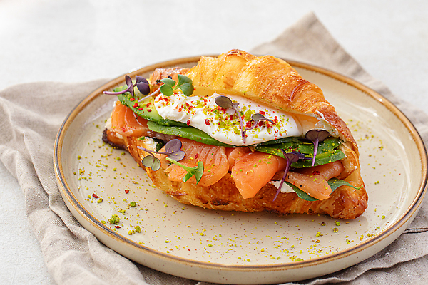 포토 JPG 해외이미지 접시 커피 부분 탁자 샌드위치 어류 요리 사람없음 가로 계란 식사 카페 아침식사 허브 메뉴 브런치 연어 점심식사 페스츄리 맛있는 해외202310 해외포토 식물 식기 음료 음식 빵 가구 상점 알 수중동물 파일형식