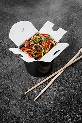 포토 JPG 해외이미지 전통 종이 음식 백그라운드 채소 젓가락 태국 건강 육류 돼지고기 요리 동양인 사람없음 목재 상자 노란색 식당 일본 식사 저녁식사 치킨 중국 당근 소고기 달콤 떨어짐 브로콜리 컨테이너 먹기 속도 국수 매움 깨 테이크아웃 패키지 후추 점심식사 대두 해외202310 해외포토 나무 산업 아시아 컬러 컨셉 식재료 재료 모션 뿌리채소 수저 인종 상점 면류 조미료 맛 향신료 닭고기요리 파일형식