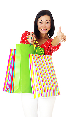 포토 JPG 해외이미지 백인 1 응시 여자 행복 종이 가방 실내 한명 서기 사람 성인 쇼핑 뷰티 기쁨 흰색 표현 잡기 구매 고객 날씬함 사인 흥분 보여주기 소매 고립 해외202310 해외포토 서양인 시선 잡화 감정 컬러 모션 내부 몸매 파일형식