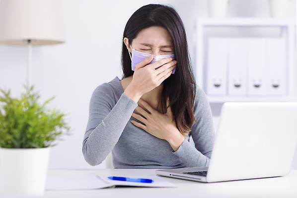 포토 JPG 해외이미지 직업 여자 얼굴 비즈니스 스트레스 주택 직장 실내 건강 피곤 가면 한명 동양인 노트북 컴퓨터 사무실 고통 추위 작업 비즈니스우먼 열 바이러스 질병 책상 고민 코 두통 감염 업무과다 문제 기침 우울증 전염병 코로나바이러스 해외202310 해외포토 1 감정 가구 컨셉 회사 의학 사람 인종 내부 건물 신체부위 전자제품 업무 직장인 파일형식