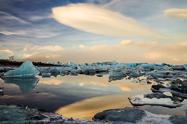 포토 JPG 해외이미지 구름 유럽 호수 컬러 섬 여행 겨울 자연 하늘 산 아이슬란드 풍경 사람없음 야외 가로 물 파란색 컬러풀 일출 냉동 얼음 추위 바위 흰색 북극 빙하 암초 빙산 석호 내추럴 랜드마크 해외202310 해외포토 자연요소 계절 나라 노을 돌_바위 극지방 생태계 파일형식