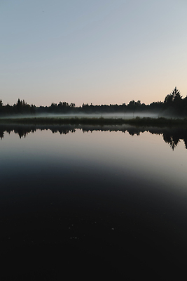 포토 JPG 해외이미지 구름 호수 바다 컬러 여행 패턴 자연 하늘 표면 바람 날씨 풍경 사람없음 야외 물 여름 파란색 강 반사 평화 우주 환경 어둠 일몰 캠핑 전원 만 분위기 저녁 숲 그림 질감 내추럴 수평선 해외202310 해외포토 자연요소 계절 컨셉 무늬 레저 노을 전기에너지 야간 생태계 파일형식