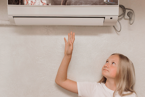 포토 JPG 해외이미지 백인 1 여자 행복 벽 주택 실내 한명 미소 사람 앉기 성인 소파 사무실 뷰티 기계 방 추위 흰색 신선 뜨거움 시원함 경영자 시스템 온도 멀리 냉각기 린스 제어 안락 해외202310 해외포토 서양인 감정 컬러 컨셉 의자 비즈니스 모션 표정 내부 건물 리더 파일형식