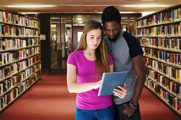 포토 JPG 해외이미지 백인 응시 교육 남자 비즈니스 학교 책장 서기 20대 두명 책 스터디 태블릿 사무실 검은색 정보 그룹 도서관 시원함 동료 교과서 대학교 터치스크린 고등교육 해외202004 해외포토 서양인 시선 컬러 가구 관계 모션 교재 사람 청년 전자제품 스마트기기 학습 파일형식