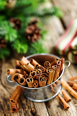 포토 JPG 해외이미지 음식 백그라운드 재료 탁자 건조 요리 사람없음 장식 갈색 조미료 막대기 향신료 유기농 향료 향 시나몬 해외202004 해외포토 웰빙 컬러 가구 향기 냄새 향미료 파일형식