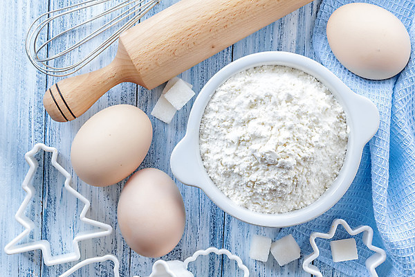 포토 JPG 해외이미지 음식 백그라운드 재료 탁자 요리 사람없음 목재 쌓기 주방 계란 흰색 기구 사발 가루 준비 유기농 날것 반죽 밀가루 밀가루반죽 커터 호밀 통밀 해외202004 해외포토 나무 웰빙 컬러 가구 모션 곡류 알 사기그릇 밀 파일형식