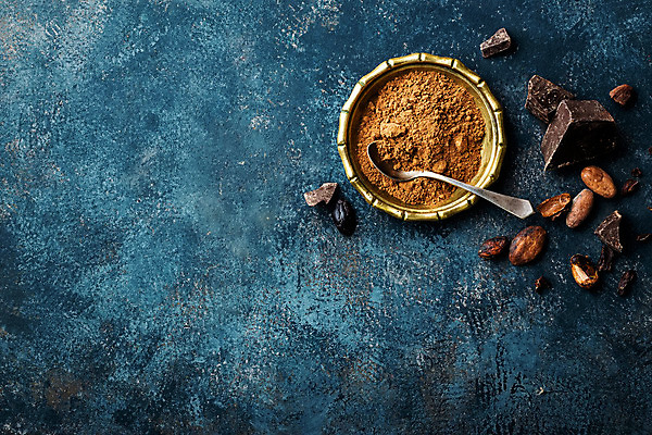 포토 JPG 해외이미지 배너 음식 조각 백그라운드 재료 디저트 사람없음 갈색 과자 초콜릿 숟가락 검은색 어둠 블록 달콤 먹기 각도 코코아 덩어리 찌그러짐 깨짐 카카오 카피스페이스 억울 맛있는 해외202004 해외포토 감정 음료 컬러 컨셉 모션 수저 공백 맛 파일형식