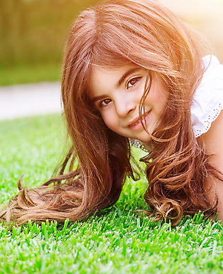 포토 JPG 해외이미지 공원 여자 행복 얼굴 어린이 밭 장난 자연 휴식 건강 한명 사람 잔디 야외 초록색 정원 봄 기쁨 표현 아기 거짓말 걸음마 해외202004 해외포토 식물 1 계절 공공시설 감정 컬러 컨셉 농업 모션 신체부위 생태계 파일형식