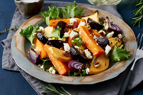 포토 JPG 해외이미지 접시 음식 백그라운드 다이어트 채소 탁자 양파 치즈 쟁반 마늘 요리 사람없음 옆모습 빨간색 파란색 세트 컬러풀 노란색 식사 저녁식사 어둠 여러개 당근 샐러드 견과류 클래식 오븐 혼합 굽기 허브 향신료 유기농 호두 점심식사 백리향 비트 양피지 채식주의자 페타치즈 해외202310 해외포토 식물 식기 웰빙 뷰포인트 컬러 가구 다수 컨셉 유제품 뿌리채소 건강 가전제품 구이 채식 향미료 파일형식