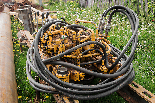 포토 JPG 해외이미지 산업 부분 공장 자동차 사람없음 노란색 금속 힘 기계 장비 공구 업무 수리 연결 불도저 굴착기 철 묘사 서비스 시스템 호스 트랙터 튜브 주사약 팔 무거움 엔진 공학 펌프 실린더 압력 제어 철강 힘찬 해외202310 해외포토 교육 육상교통 컬러 컨셉 공업 재질 신체부위 약 도구 작업 중장비 무게 농기계 특수차량 파일형식